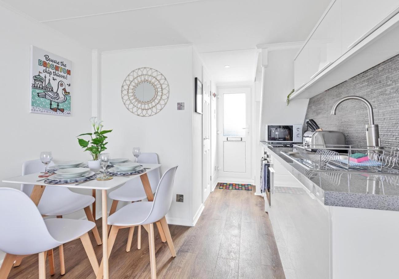 Appartement On The Water 3 With Free Parking - By My Getaways à Hove Extérieur photo